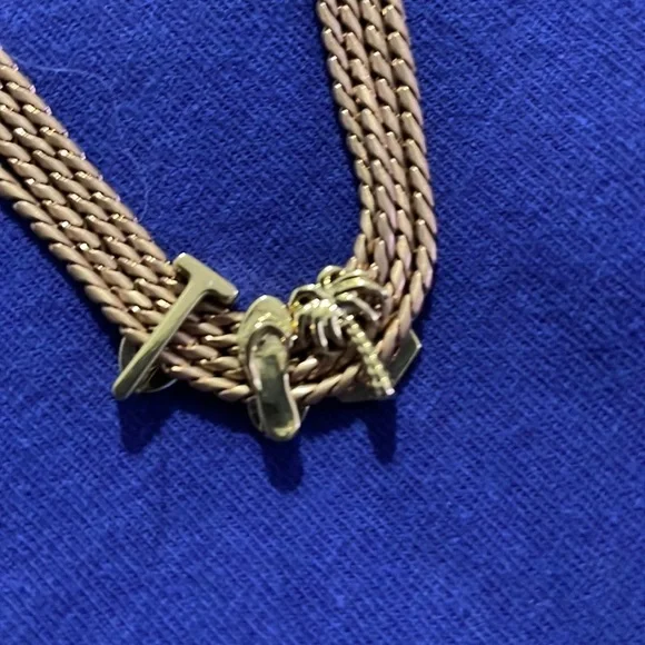 Necklace with 3 charms - Picture 2 of 5